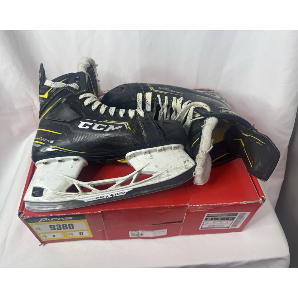 CCM Super Tacks 9380 Senior Ice Hockey Skates Size 8 D Black SK9380